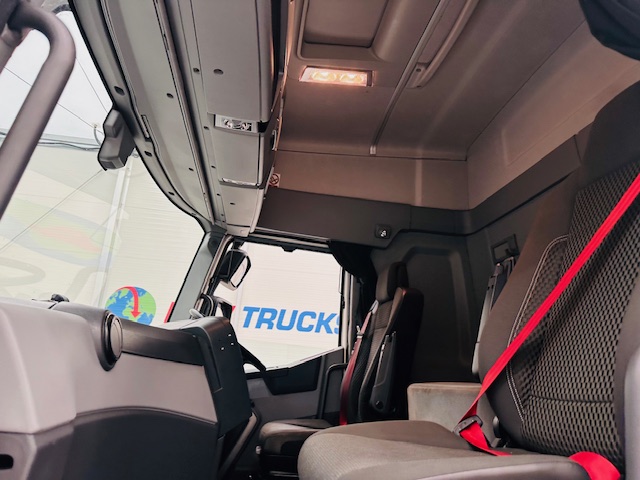Renault T460 6×2 Midlift Tractor Unit