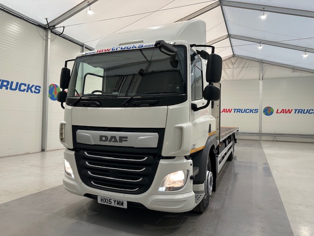 DAF CF 330 6×2 Rear Lift Sleeper Cab Flatbed