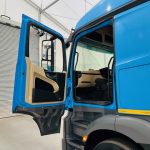 Mercedes Actros 1830 Sleeper Curtainsider Box Van - thumbnail
