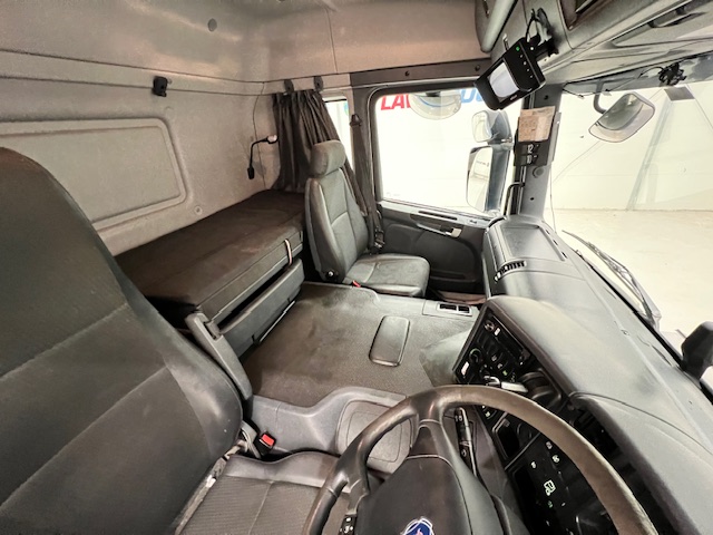 Scania P250 4×2 Sleeper Cab Fridge Box