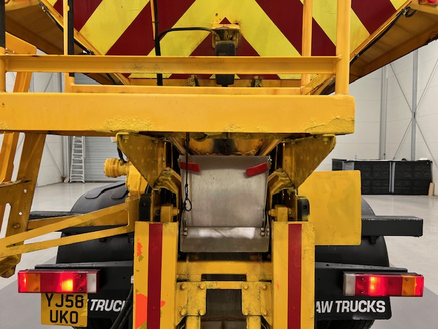 DAF CF75 310 6×4 Day Cab Gritter
