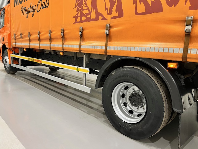 DAF CF65 220 Sleeper Cab Curtainsider