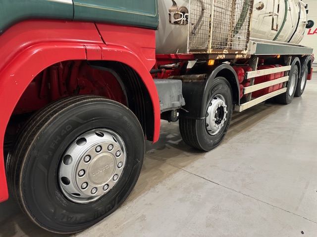 Scania R420 8×4 Highline Vacuum Tanker