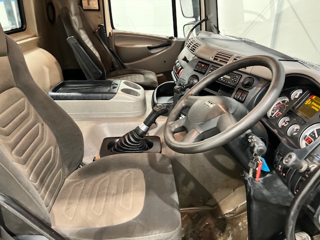 DAF CF85 410 8×4 Day Cab Steel Tipper Grab
