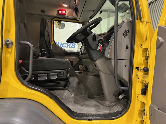 DAF LF 250 4×2 Rest Cab Tractor Unit