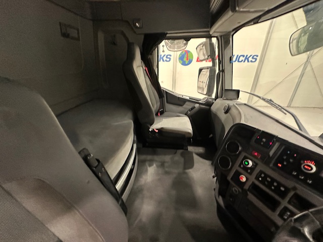 Renault T460 6×2 Midlift Tractor Unit
