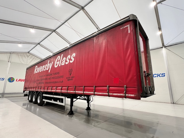 Montracon Tri Axle 4.2m Curtainsider Trailer Moffat Brackets