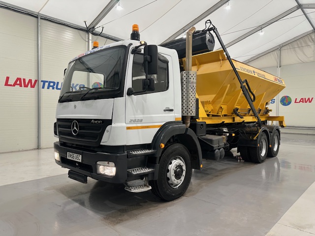 Mercedes Axor 2628 6×4 Day Cab Hookloader Gritter