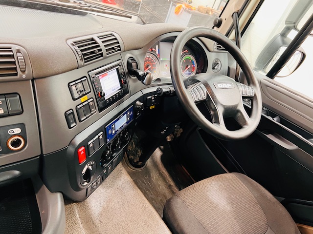 DAF CF 400 8×4 Day Cab Tipper