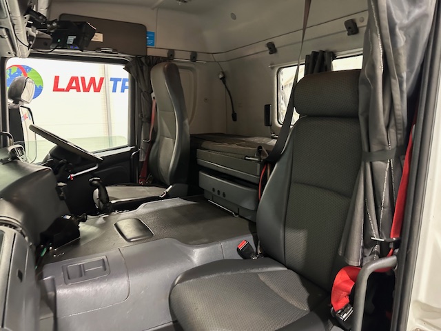 Scania P400 8×4 Sleeper Cab Tipper Manual