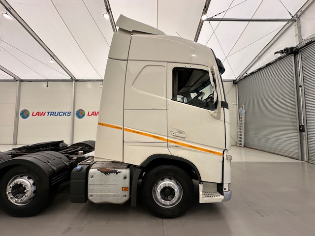 Volvo FH 460 6×2 Midlift Tractor Unit