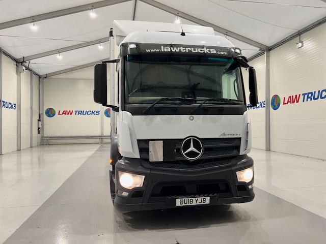 Mercedes Actros 1824 Sleeper Cab Curtainsider
