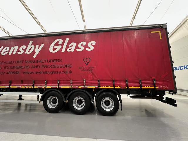 Montracon Tri Axle 4.2m Curtainsider Trailer Moffat Brackets