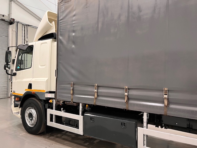DAF CF75 310 Rear Lift Sleeper Cab Curtainsider