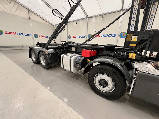 Scania P410 8×4 Day Cab Hookloader Manual