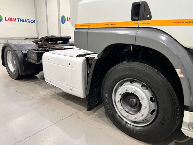 DAF CF 400 4×2 Sleeper Cab Tractor Unit