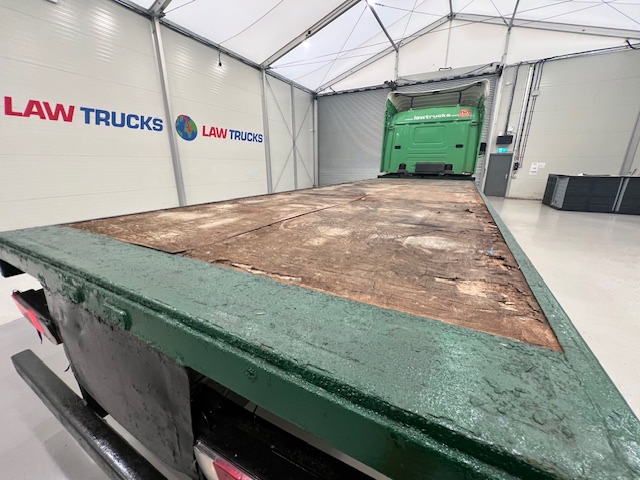 Scania P94 220 4×2 Sleeper Cab Flatbed