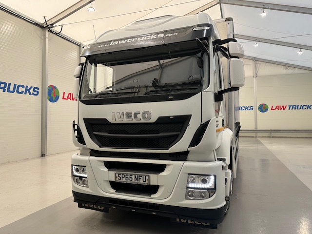 Iveco Stralis 360 6×2 Rear Steer Curtainsider