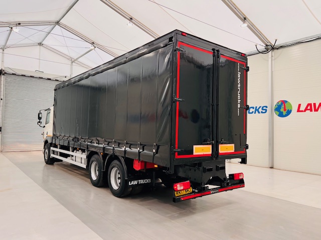 DAF CF 330 6×2 Rear Lift Sleeper Cab Curtainsider