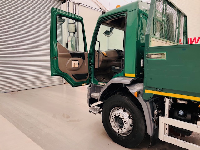 DAF LF55 220 Day Cab Dropside Brick Grab