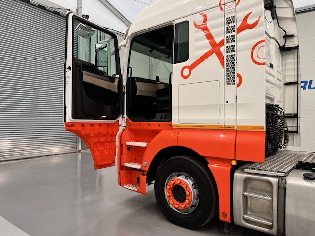 MAN TGX 26.470 6×2 Midlift Tractor Unit