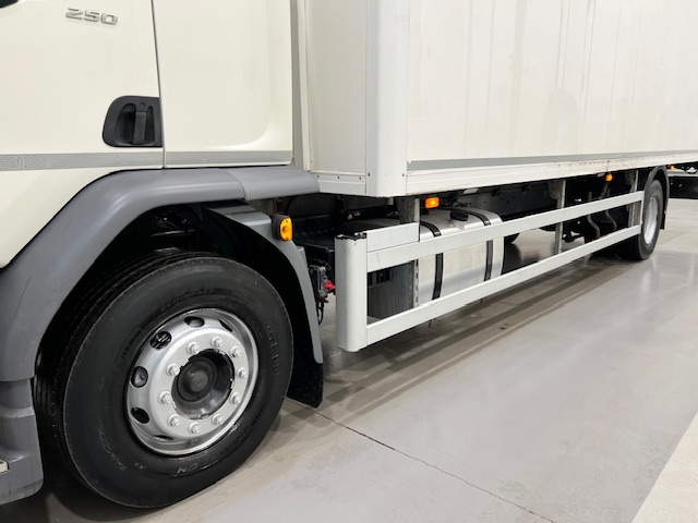 DAF LF 250 4×2 Rest Cab Fridge Box
