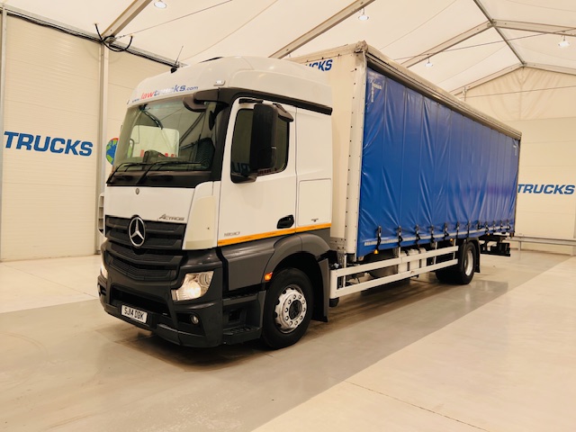 Mercedes Actros 1830 Sleeper Cab Curtainsider
