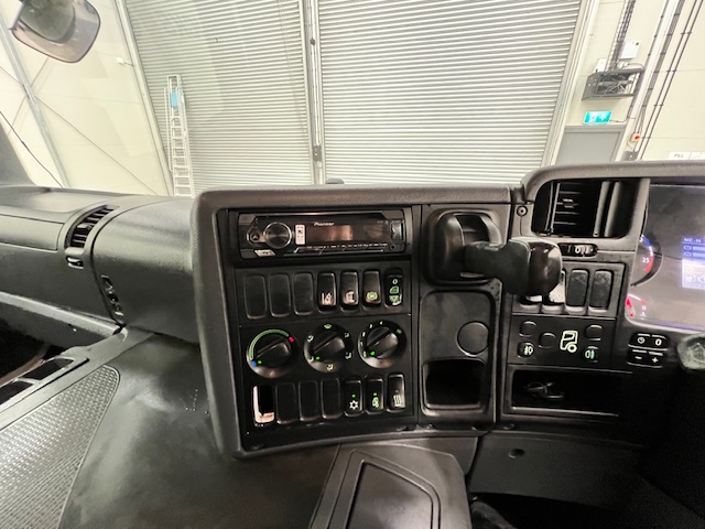 Scania P250 4×2 Sleeper Cab Fridge Box