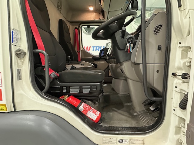 DAF LF 180 4×2 Day Cab Box Van