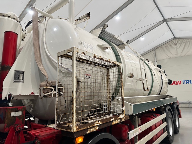 Scania R420 8×4 Highline Vacuum Tanker
