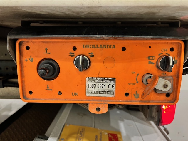 Mercedes Antos 1827 Day Cab Fridge Box