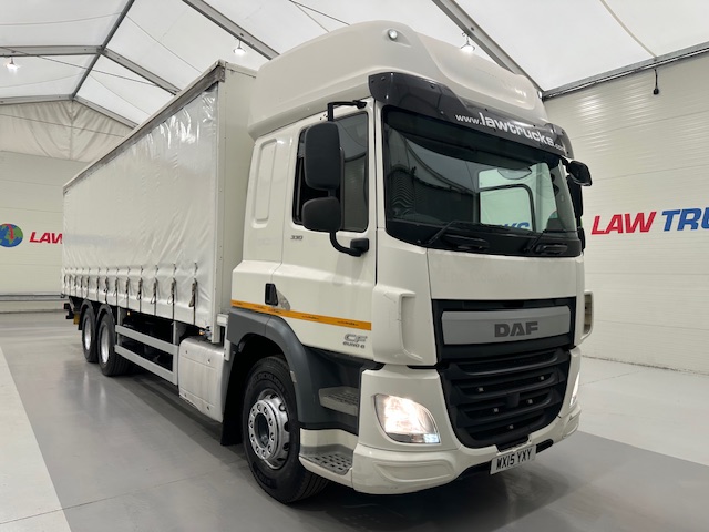 DAF CF 330 6×2 10 Tyre Sleeper Cab Curtainsider