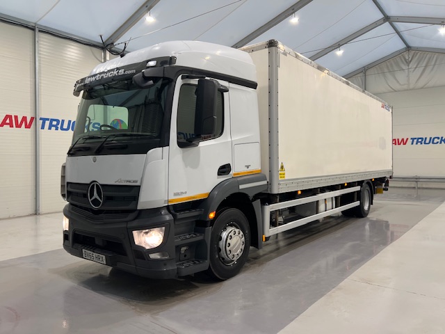 Mercedes Actros 1824 4×2 Sleeper Cab Box Van