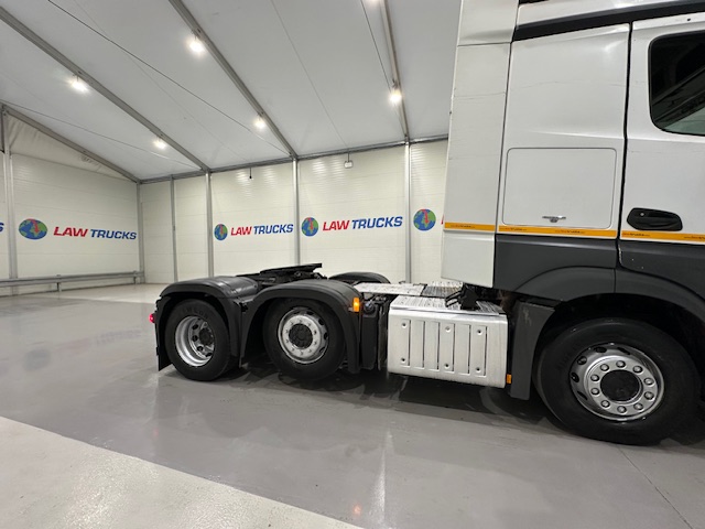 Mercedes Actros 2545 6×2 Midlift Tractor Unit