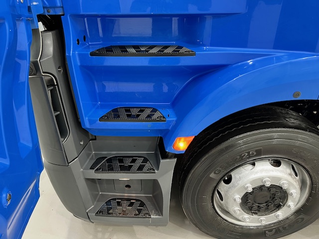 Mercedes Actros 2545 6×2 Midlift Tractor Unit