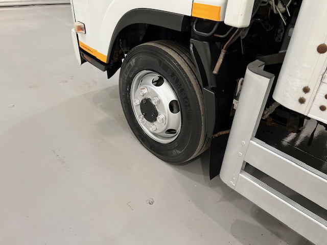 Isuzu N75.190 Day Cab Box Van