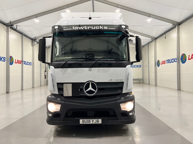 Mercedes Actros 1824 Sleeper Cab Curtainsider