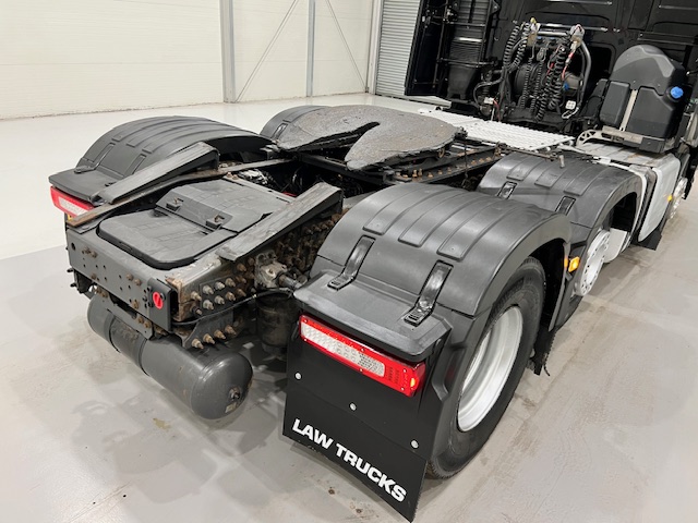 Volvo FH 500 6×2 Midlift Tractor Unit Safari Edition