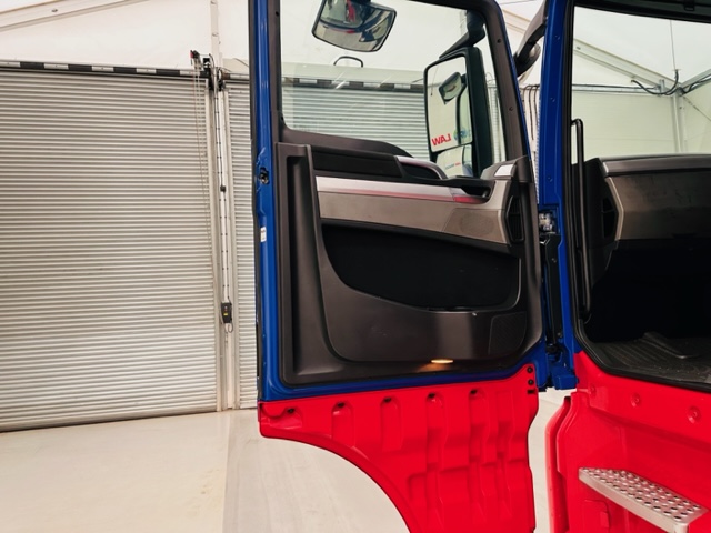 MAN TGX 26.480 6×2 Tractor Unit