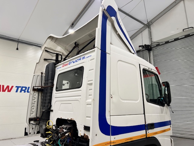 Volvo FM12 420 6×2 Midlift Tractor Unit Manual