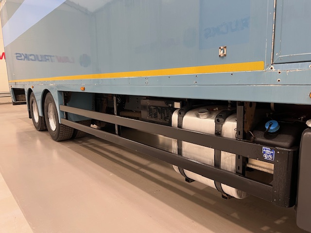 Scania P320 6×2 10 Tyre Rear Lift Insulated Box Van