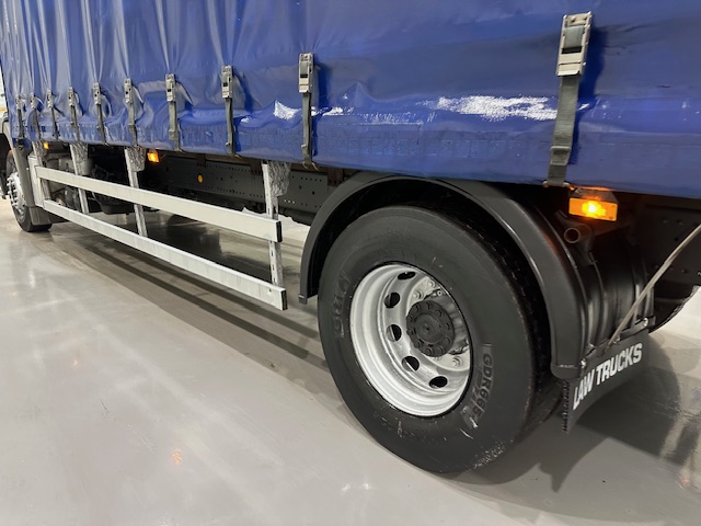 Mercedes 1824 4×2 Day Cab Curtainsider
