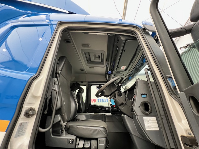 Scania P250 4×2 Sleeper Cab Fridge Box