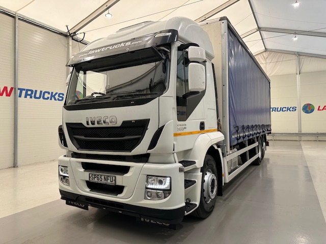 Iveco Stralis 360 6×2 Rear Steer Curtainsider