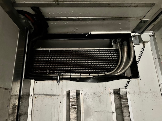 Mercedes Antos 1827 Day Cab Fridge Box