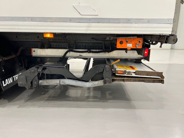 Mercedes Antos 1827 Day Cab Fridge Box