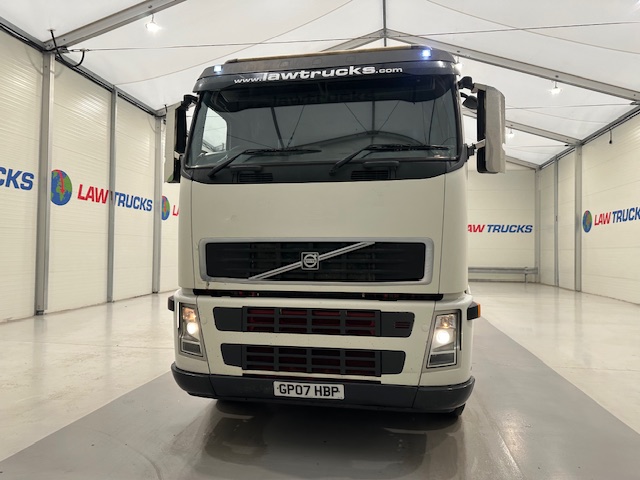 Volvo FH 440 6×2 Rear Lift Brick Grab Drawbar