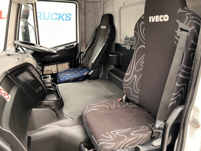 Iveco Stralis 310 AT 6×2 Box Van