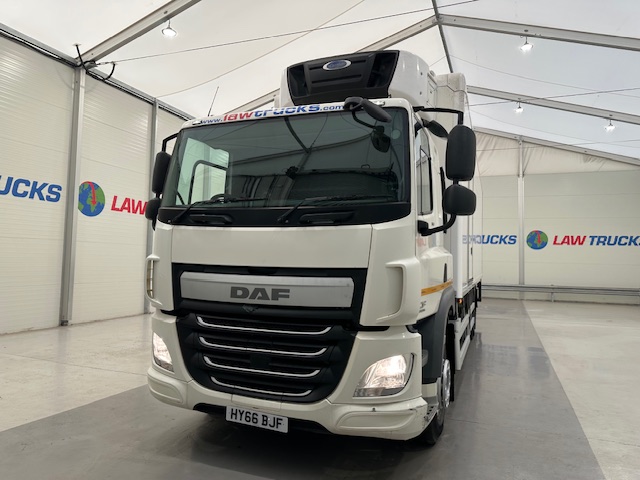 DAF CF 330 6×2 Sleeper Cab Fridge Box