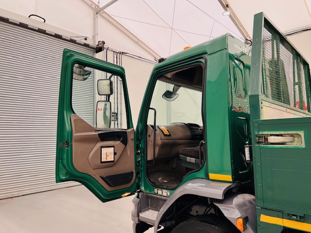 DAF LF55 220 Day Cab Dropside Brick Grab